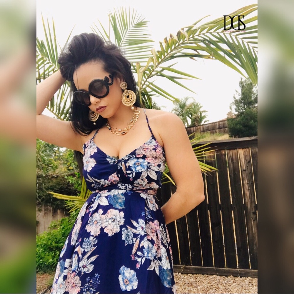 5 ⭐️ Caliente - Floral Thigh Slit Maxi Dress - Picture 4 of 8